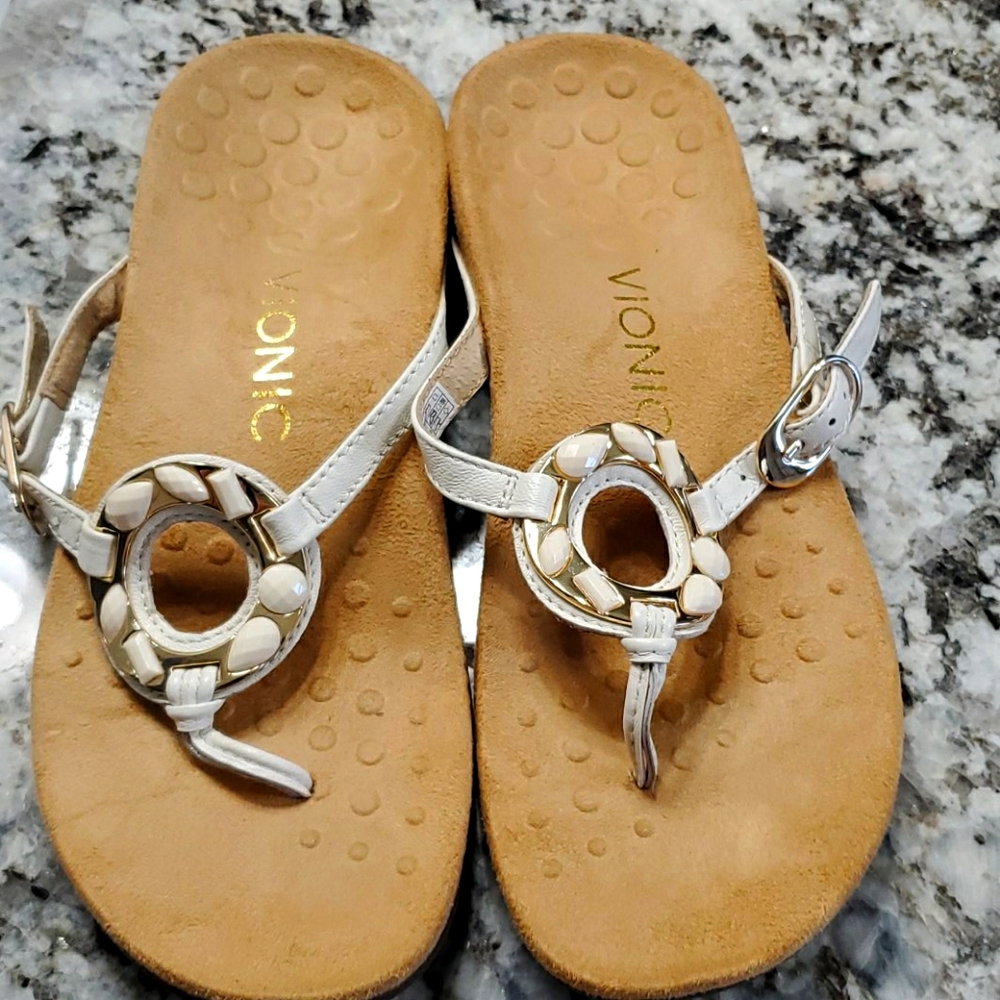 Vionic white sandals